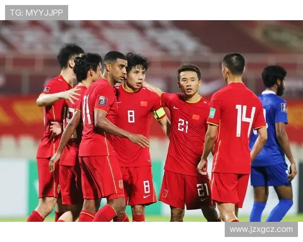 2022年足球明星抵达中国机场引发球迷热烈欢迎盛况回顾